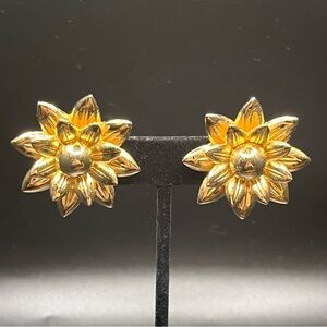 Coro Vintage Gold Tone Floral Clip On Earrings